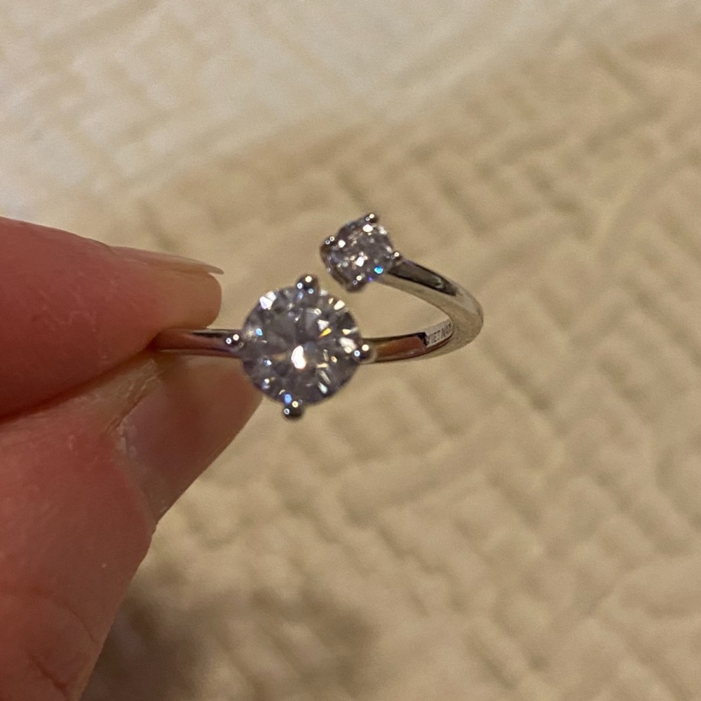 Two-stone bypass ring
